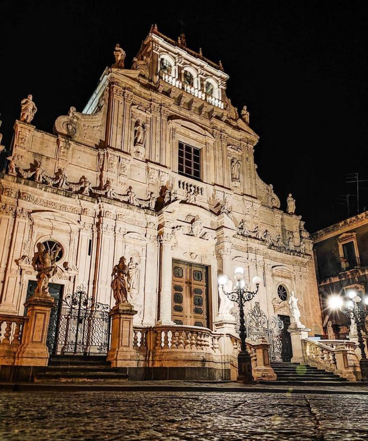 La Casa Di Apollo Villa Acireale Bagian luar foto