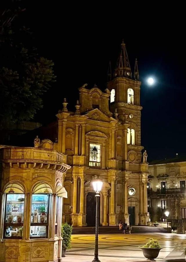 La Casa Di Apollo Villa Acireale Bagian luar foto